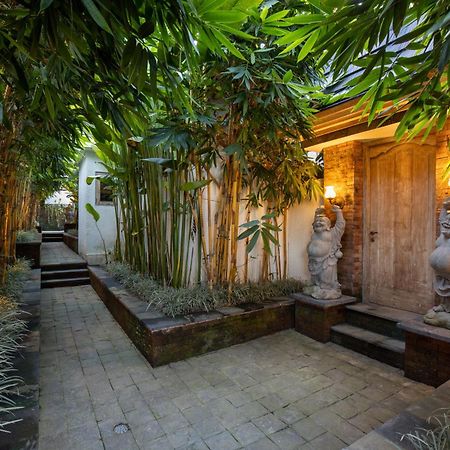 Abian Taksu Suite & Villas เตกากาลัง ภายนอก รูปภาพ