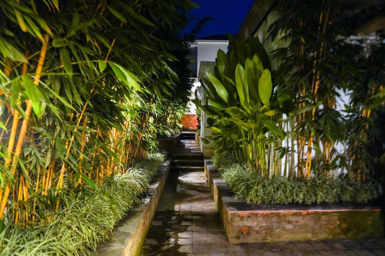 Abian Taksu Suite & Villas เตกากาลัง ภายนอก รูปภาพ
